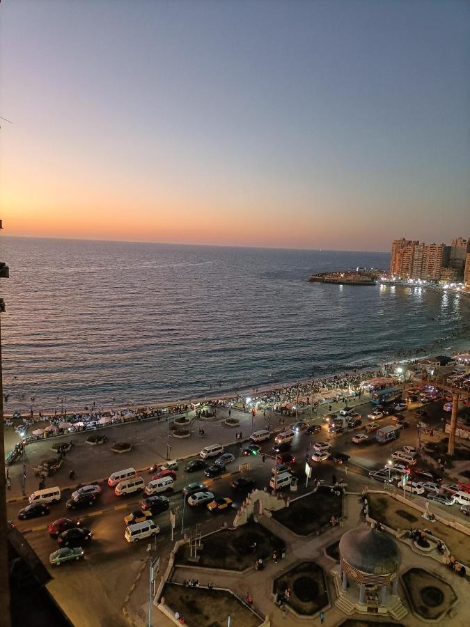 Apartament Lovely 3 Bedrooms In Sydibeshr Family Only *